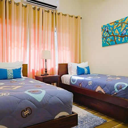 Louis' Apartments Placencia Luaran gambar
