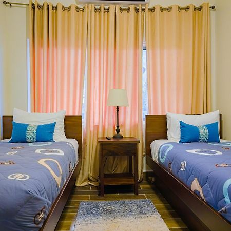 Louis' Apartments Placencia Luaran gambar