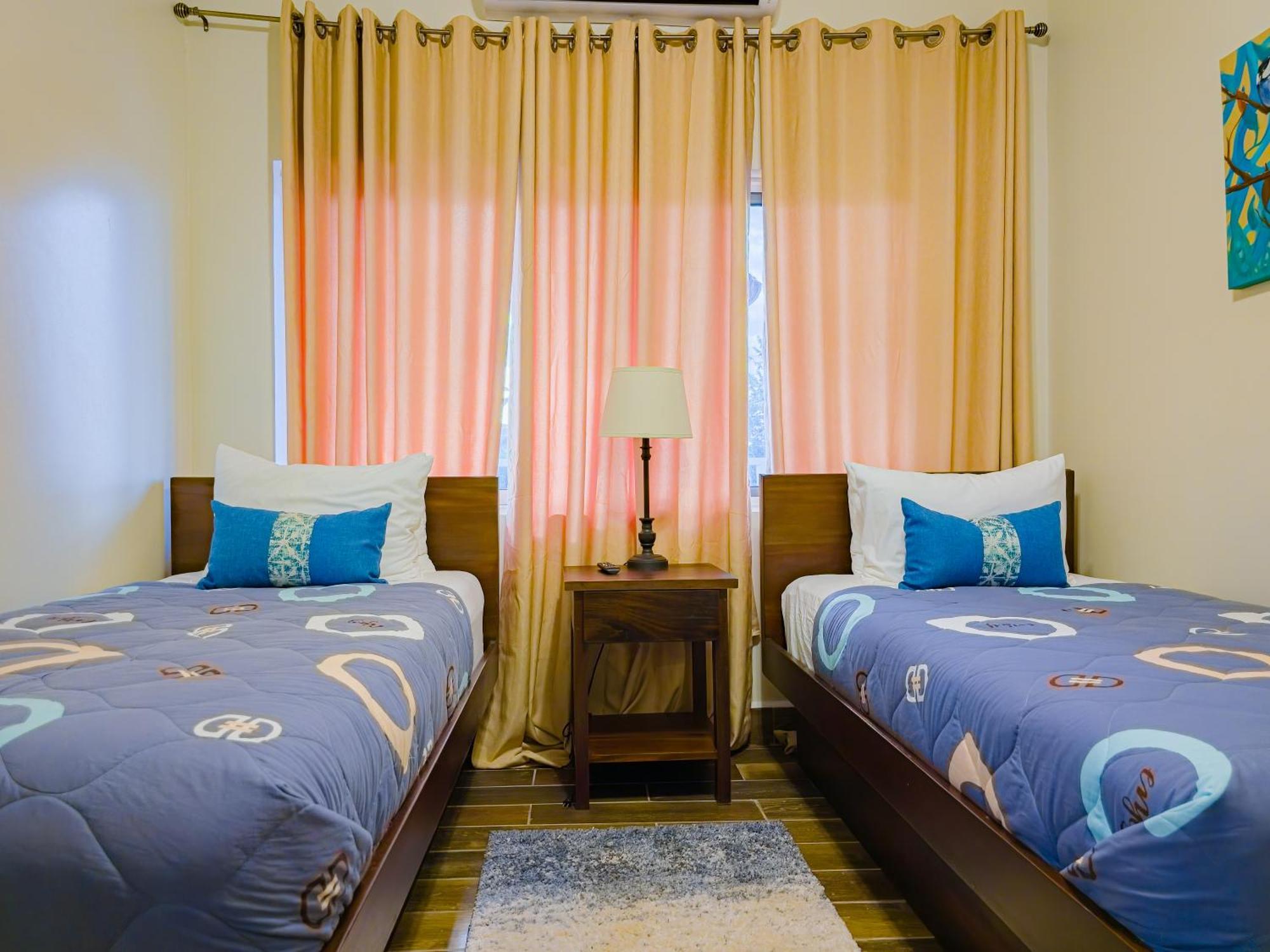Louis' Apartments Placencia Luaran gambar