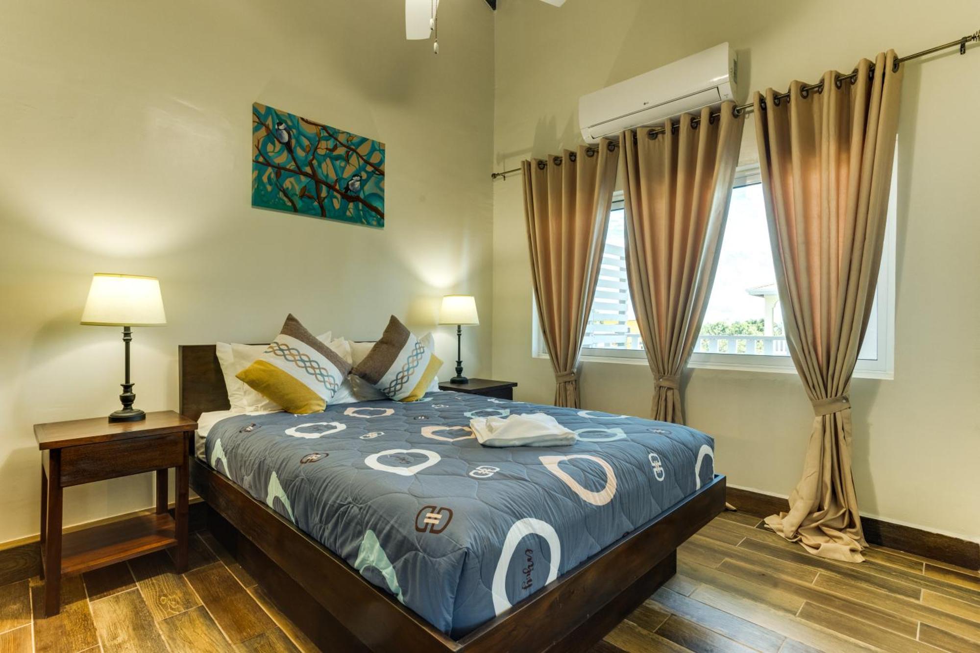 Louis' Apartments Placencia Luaran gambar